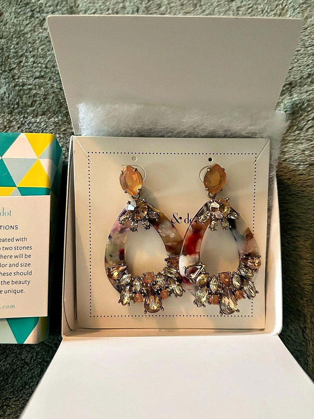 NWT-Stella & Dot Statement Drop Earrings Multicolor & Gold - Picture 5 of 5